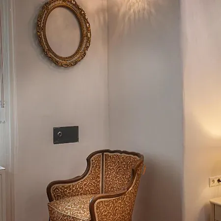 Apartament Basilica -quiet, Privat, Balcony, The Area