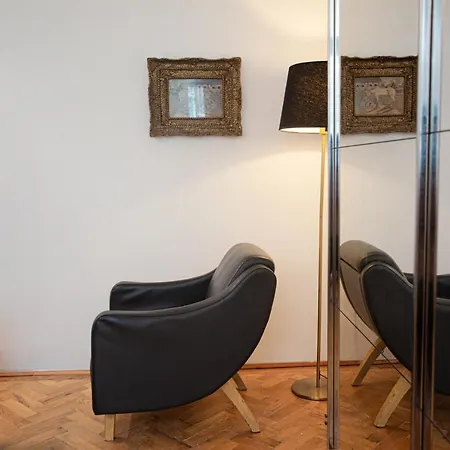 Basilica -quiet, Privat, Balcony, The Area