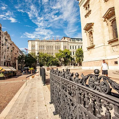 Apartament Basilica -quiet, Privat, Balcony, The Area *