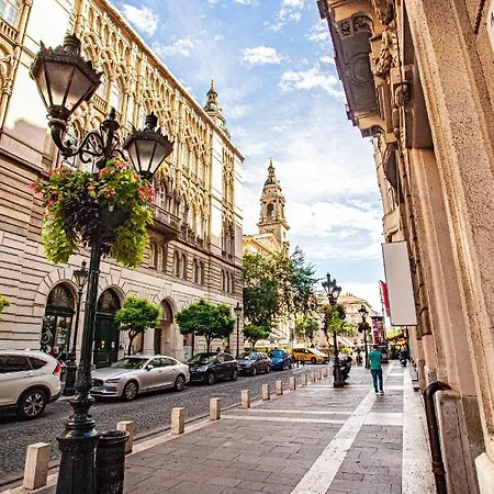 Basilica -quiet, Privat, Balcony, The Area *