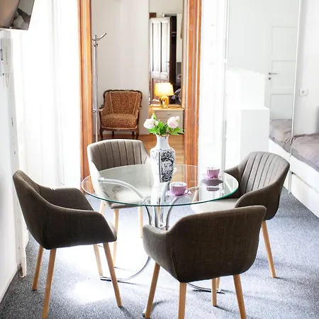 Apartamento Basilica -quiet, Privat, Balcony, The Area Budapest